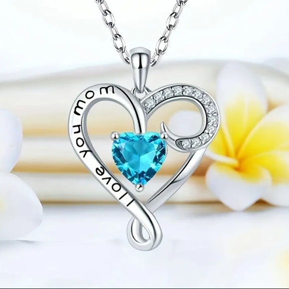 Jewelry - Silver Heart I love You Mom Necklace